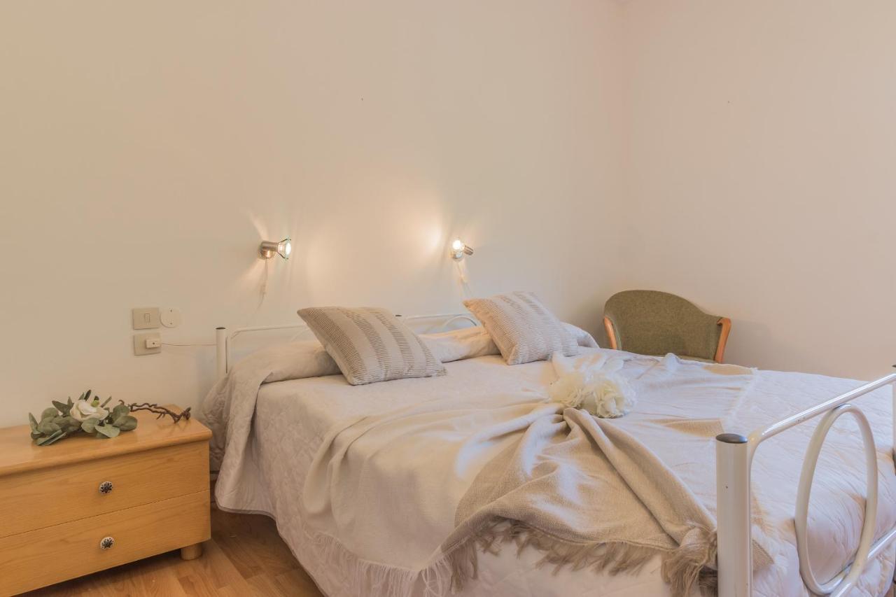 Casa Bobbie Lägenhet Varenna Exteriör bild