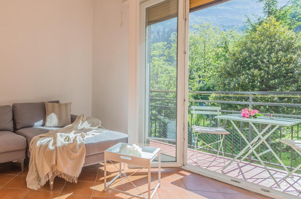 Casa Bobbie Lägenhet Varenna Exteriör bild