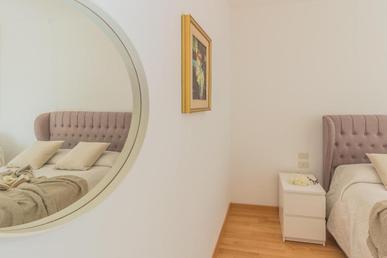 Casa Bobbie Lägenhet Varenna Exteriör bild
