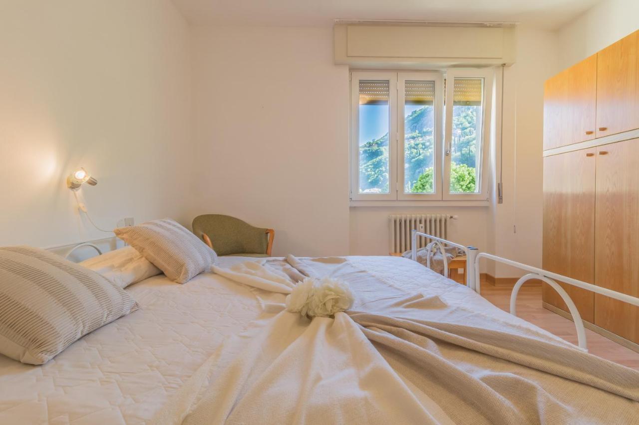 Casa Bobbie Lägenhet Varenna Exteriör bild