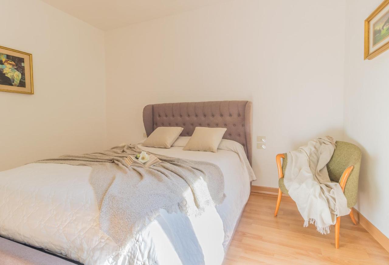 Casa Bobbie Lägenhet Varenna Exteriör bild