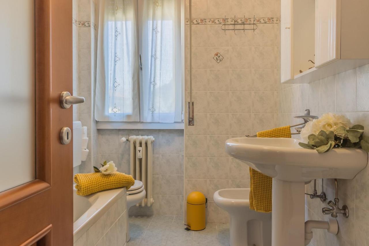 Casa Bobbie Lägenhet Varenna Exteriör bild